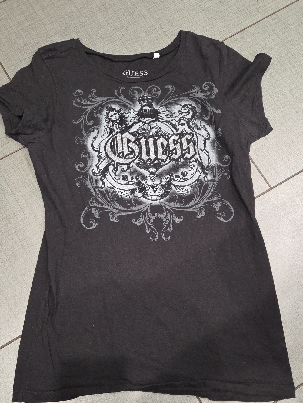 GUESS Black Short-Sleeve Tee with Silver Graphic Crest